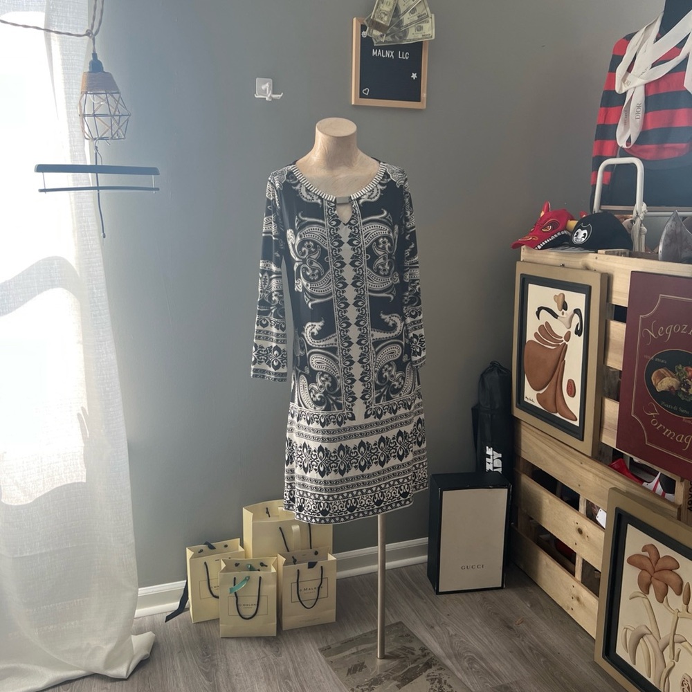 Haani Black & White Paisley-Print Long Sleeve Dress